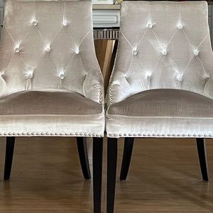 Crawfordsville Dining Chair Set of 4, looks new